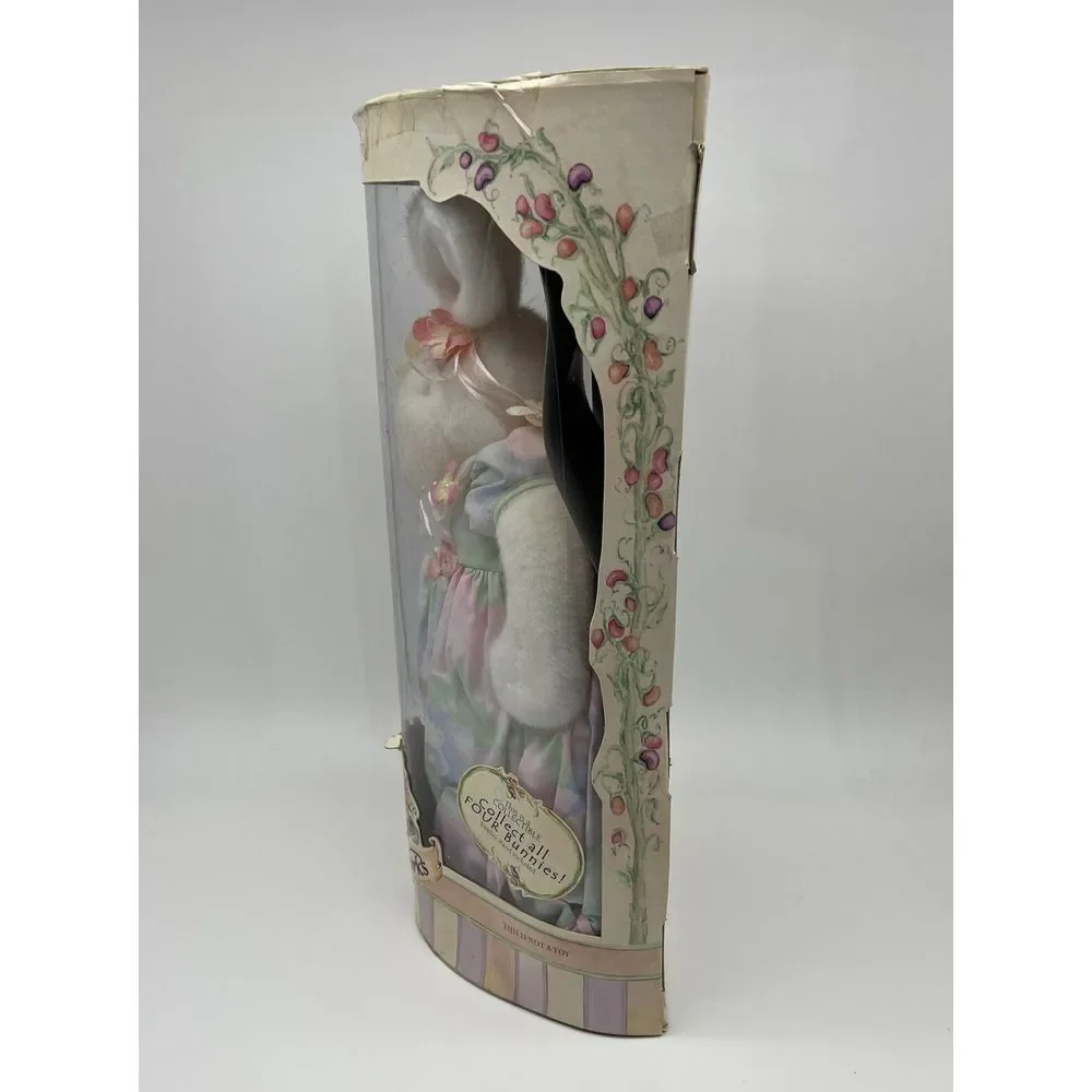 Rabbit Works Miss Rainbow Rabbit new collectible Vintage‎